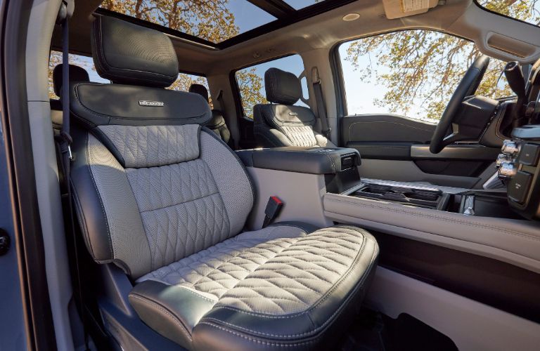 2023 Ford Super Duty® F-350® front seats